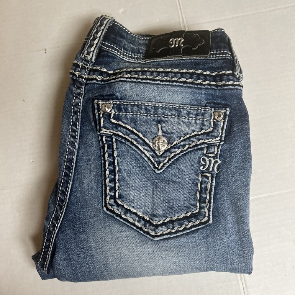 Miss Me Capri Jeans Womens 31 Mid-Rise  Embellished Rhinestones Distressed
